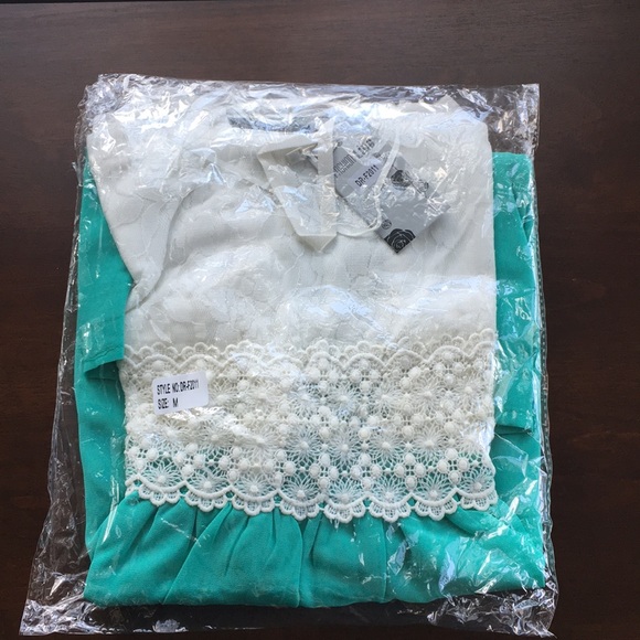 Sale Crochet Dress w Peek-a-Boo lace mid-section - Picture 3 of 3